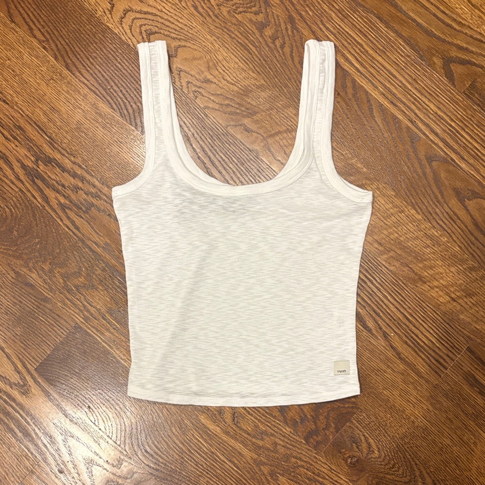 Vuori Women's White Tank Top - Classic Scoop Neck XS
